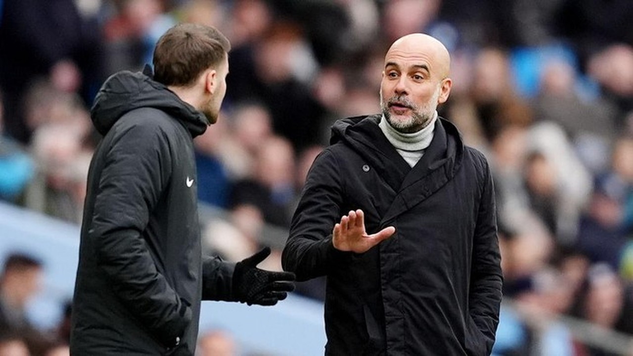 Pep Guardiola dan Fabian Hurzeler Bersitegang di Pinggir Lapangan Saat Man City Ditahan Brighton Pep Guardiola dan Fabian Hurzeler Bersitegang di Pinggir Lapangan Saat Man City Ditahan Brighton