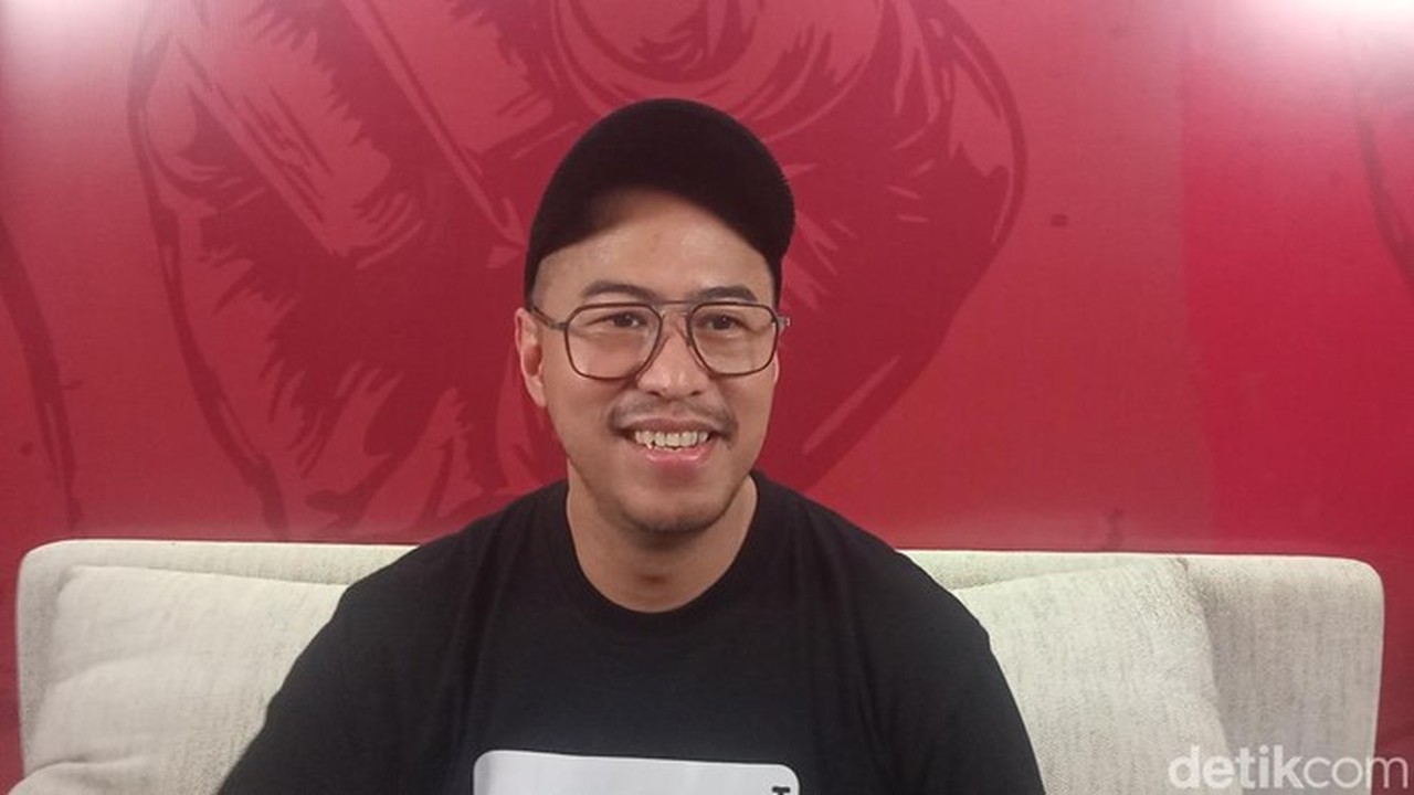 Pandji Pragiwaksono Dilaporkan ke Polda Metro Jaya Atas Dugaan Penistaan Agama Terkait Materi ‘Mens Rea’