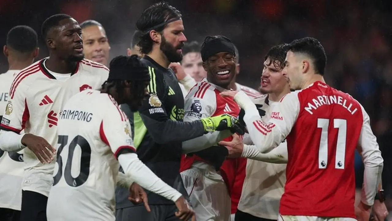 Gabriel Martinelli Diserang Pemain Liverpool Usai Mendorong Conor Bradley Yang Cedera. (foto: Paul Childs/action Images Via Reuters)