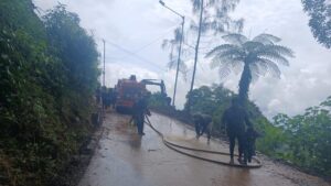 Material Longsor Gunung Bromo via Malang Tuntas Dibersihkan, Akses Jalan Kini Buka Tutup