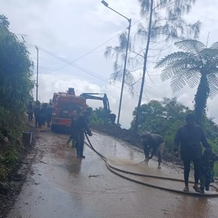 Material Longsor Gunung Bromo via Malang Tuntas Dibersihkan, Akses Jalan Kini Buka Tutup