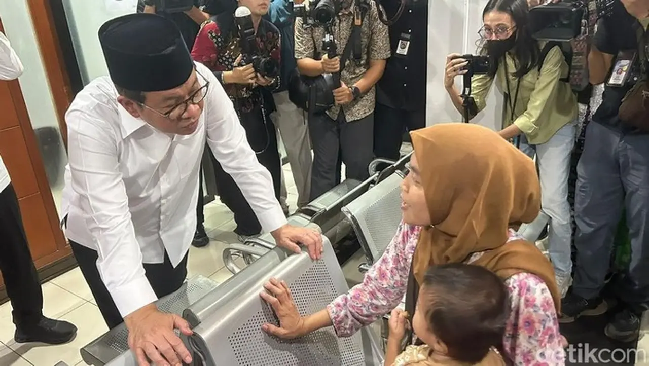 Pramono Anung Mengecek Puskesmas Kebayoran Lama (kadek Melda/detikcom)