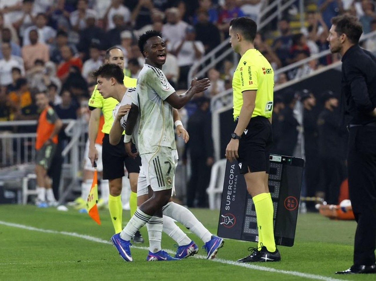Derby Madrid Panas: Vinicius Jr. ‘Balas’ Sindiran Simeone Usai Madrid ke Final Piala Super Spanyol