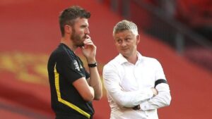 Peter Schmeichel Usulkan Tiga Legenda MU Latih Tim Bersama Hingga Akhir Musim