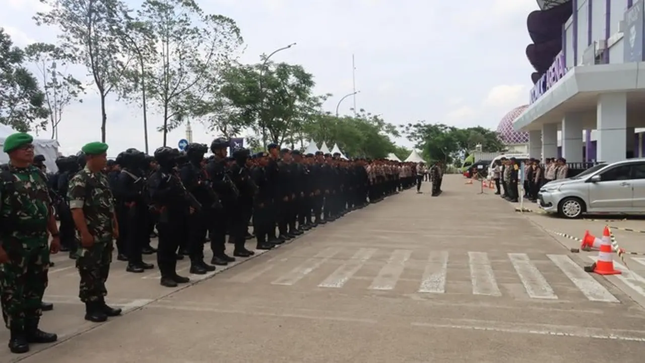 Polres Tangsel Mengamankan Laga Persita Tangerang Vs Borneo Fc. (dok. Istimewa)