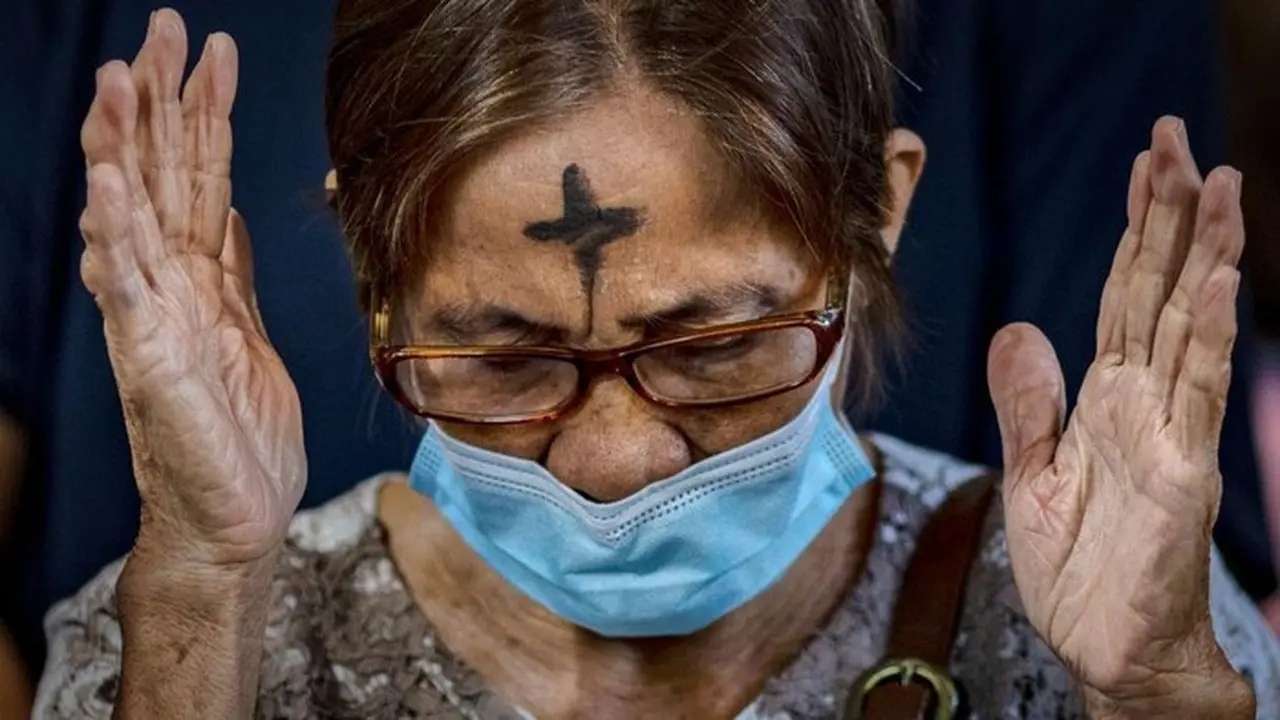Ilustrasi Rabu Abu (foto: Getty Images/ezra Acayan)