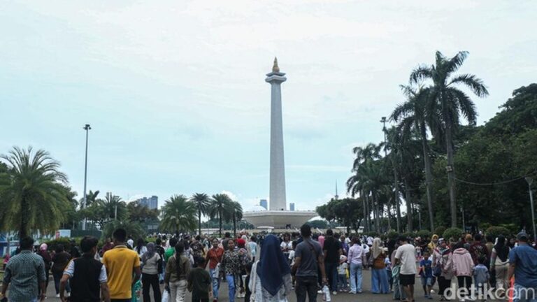 72 Ribu Pengunjung Serbu Monas di Libur Tahun Baru 2026, Lampaui Angka Tahun Lalu