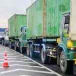Exit Tol Semper Macet Parah Akibat Penumpukan Truk di Pelabuhan Tanjung Priok
