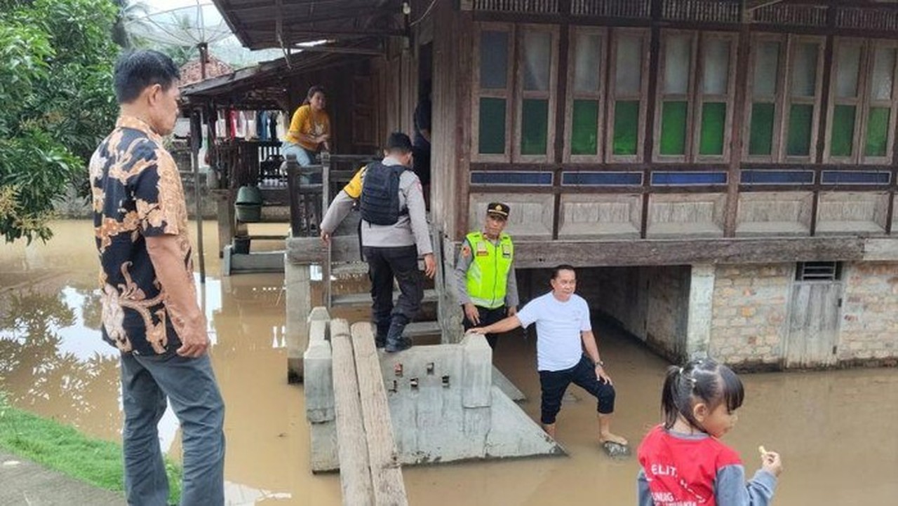 Banjir OKU Sumsel: 164 Rumah Terendam, 450 KK Terdampak Akibat Hujan Deras
