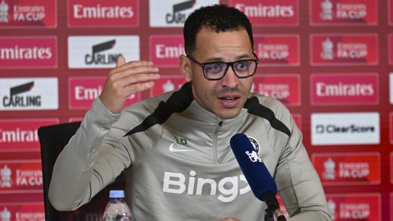 Liam Rosenior Percaya Diri Tangani Chelsea: Saya Pelatih yang Mahir di Bidang Saya