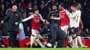 Insiden Martinelli Dorong Bradley Picu Kemarahan Seluruh Pemain Liverpool