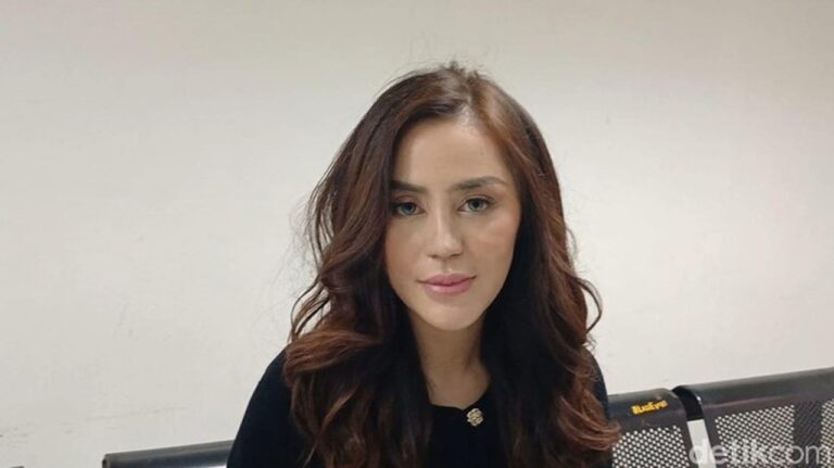 Safa Marwah Bantah Keterkaitan dengan Ridwan Kamil, Tegaskan Tak Takut KPK Safa Marwah Bantah Keterkaitan dengan Ridwan Kamil, Tegaskan Tak Takut KPK