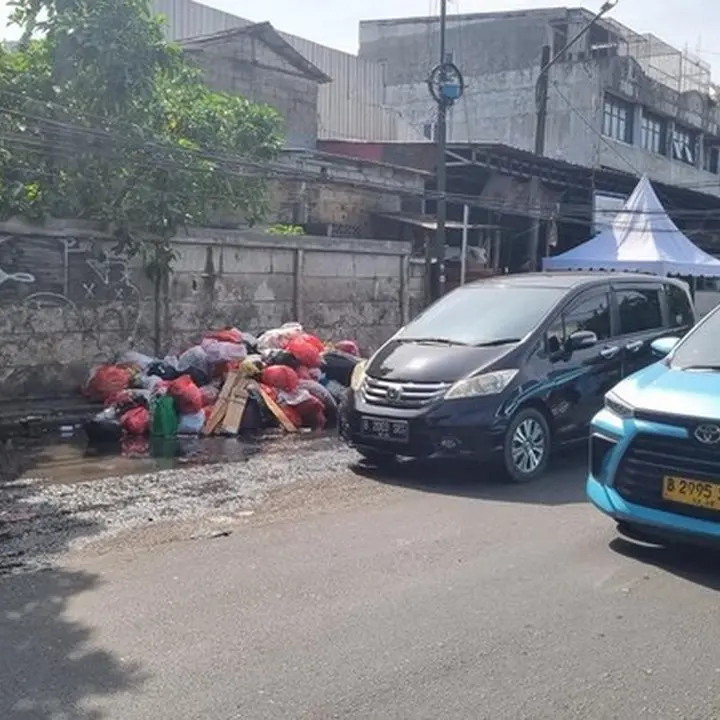 Masalah Sampah Tangsel Berlanjut: Tumpukan Baru Muncul Meski Dialihkan ke Cileungsi