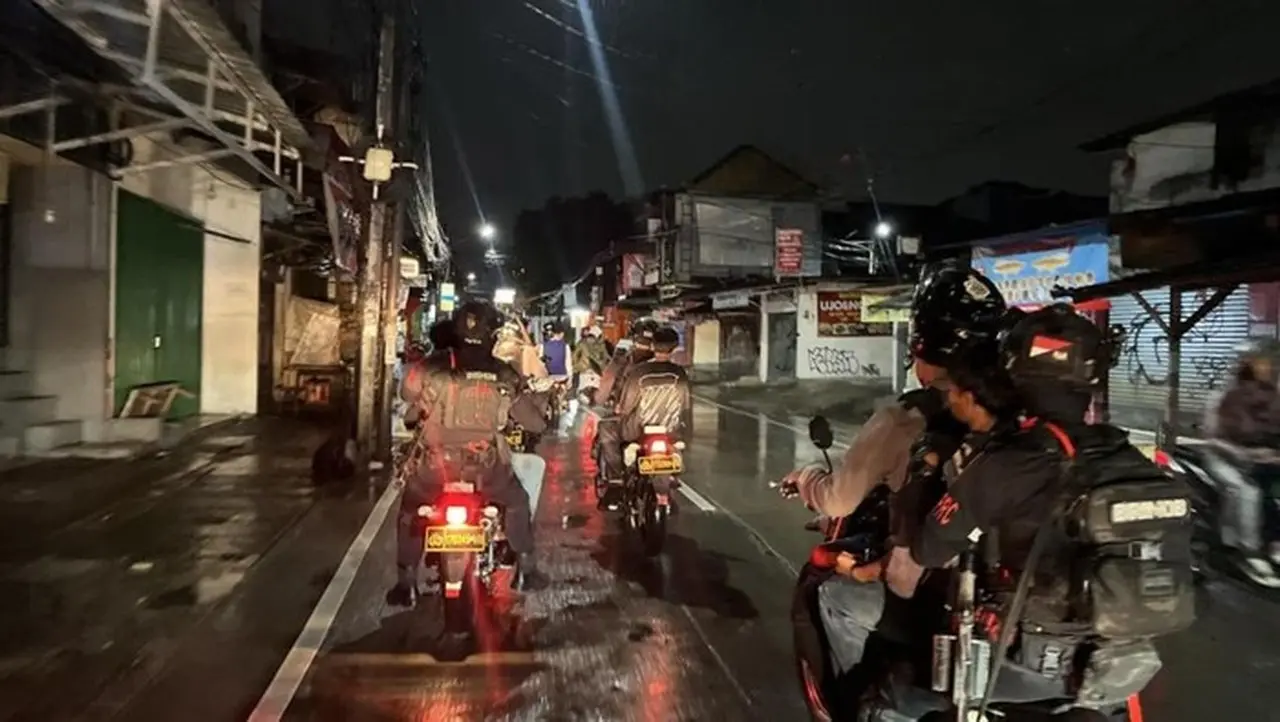 Foto: Brimob Polda Metro Jaya Menggelar Patroli Malam Cegah Tawuran Dan Konvoi Motor Di Jakarta Timur. (dok. Istimewa)