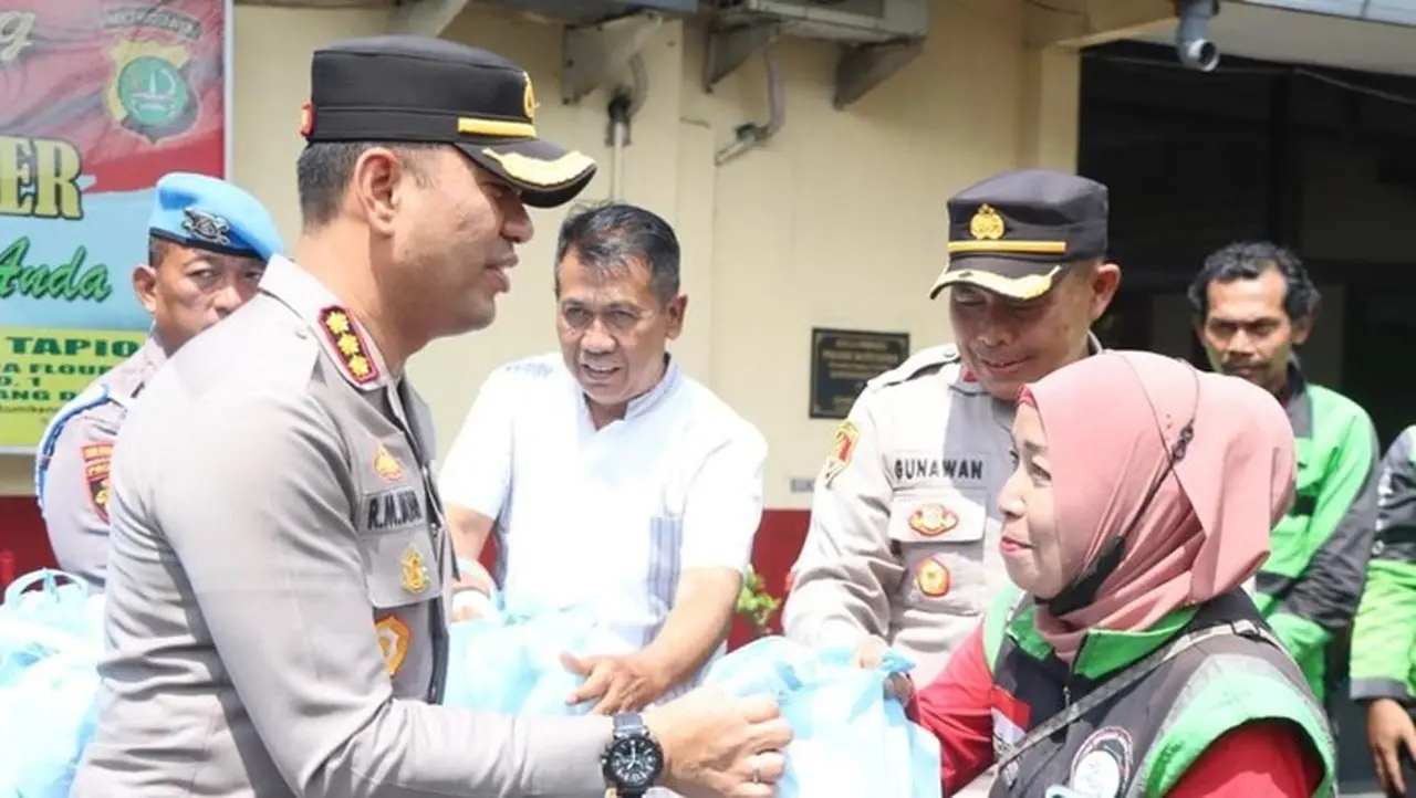 Foto: Polres Metro Tangerang Kota Memperkuat Keamanan Lewat 'ojol Kamtibmas' Dan 'jumat Curhat' (dok. Istimewa)