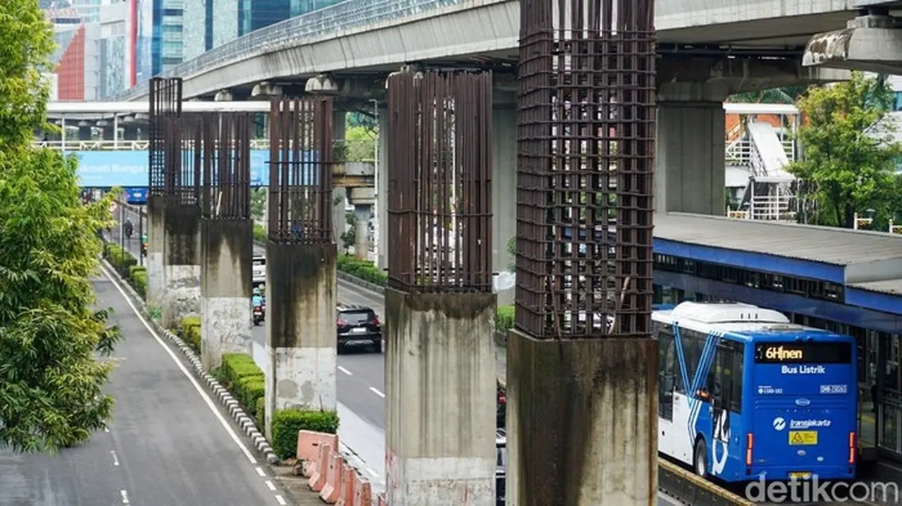 Tiang Monorel Di Jalan Rasuna Said, Jaksel (foto: Muhammad Firman Maulana)
