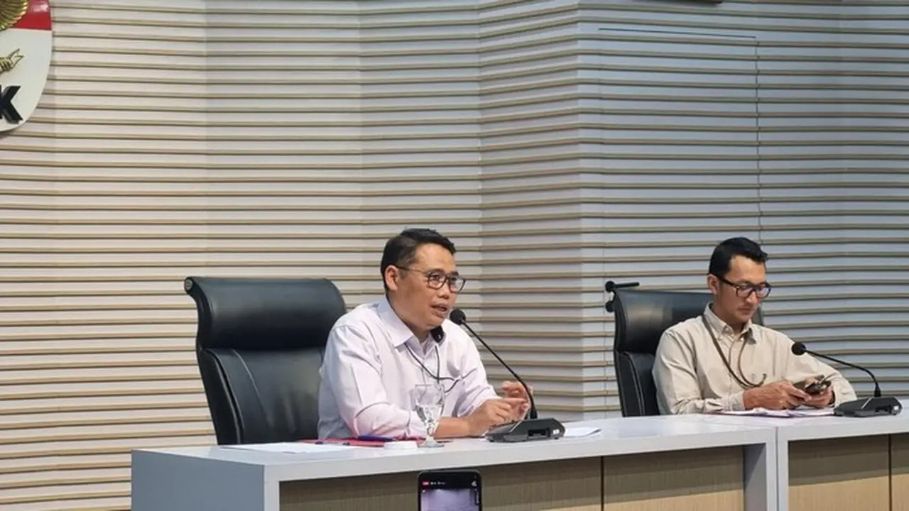Plt Penindakan Dan Eksekusi Kpk Asep Guntur Rahayu Dan Jubir Kpk Budi Prasetyo Foto: (taufiq Syarifudin/detikcom)