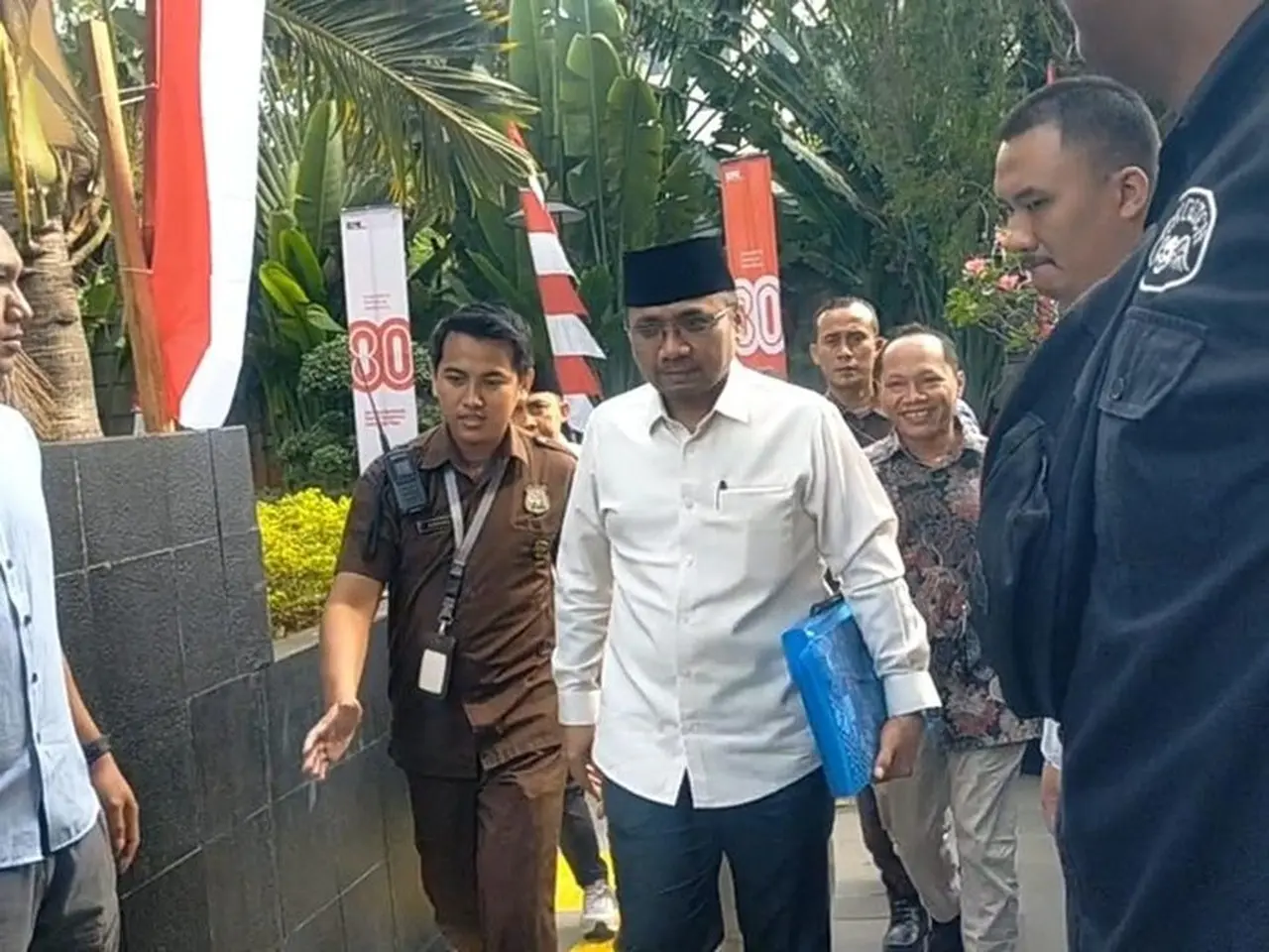 Eks Menag Yaqut Saat Tiba Di Kpk Dalam Pemeriksaan Kasus Kuota Haji, 1 September 2025 (adrial/detikcom)
