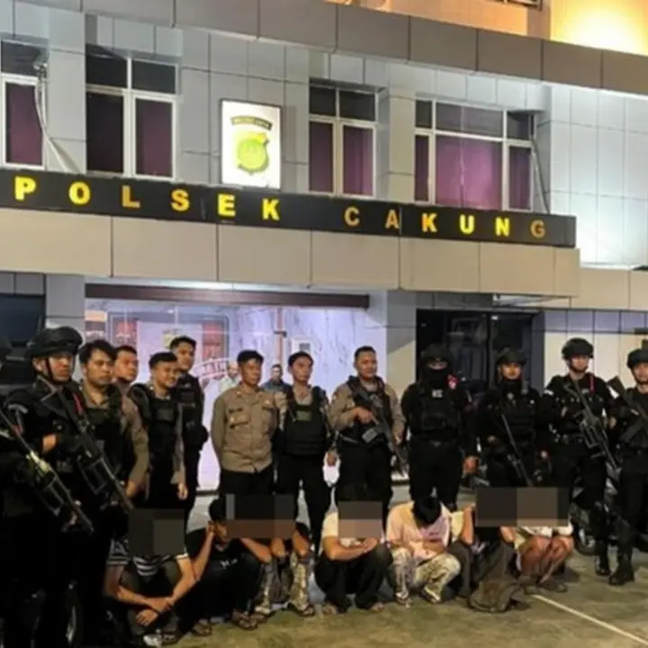 Polisi Jaktim Gagalkan Tawuran, Sita Samurai dan Celurit dari 7 Remaja