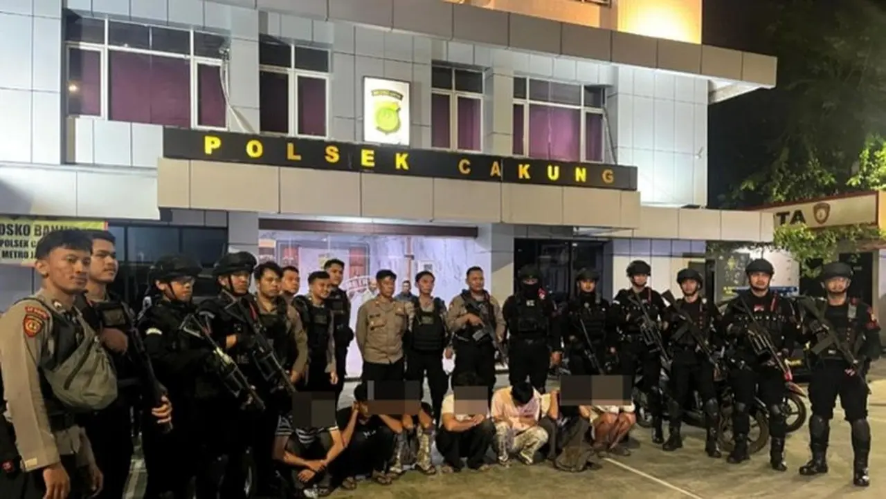 Brimob Polda Metro Jaya Dan Polres Jaktim Amankan 7 Remaja Hendak Tawuran (dok. Istimewa)
