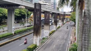 Tiang Monorel Mangkrak Dibongkar, Warga Jaksel Dambakan Wajah Baru Jalan Rasuna Said