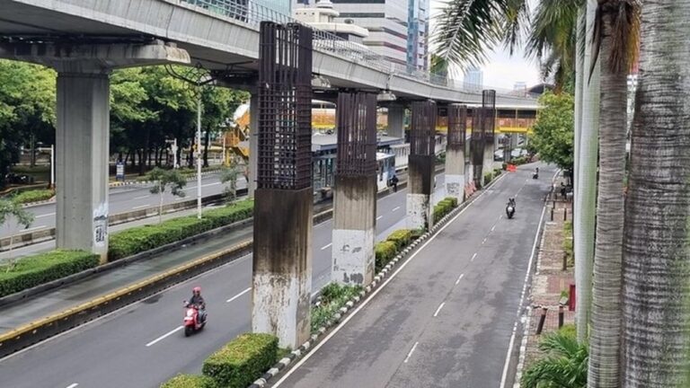 Tiang Monorel Mangkrak Dibongkar, Warga Jaksel Dambakan Wajah Baru Jalan Rasuna Said