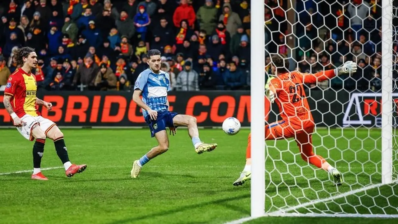 Justin Hubner Bikin Gol Ke Gawang Go Ahead Eagles, Memastikan Fortuna Sittard Menahan Tuan Rumah 2 2 Di Deventer, Minggu (11/1/2026). (foto: Vincent Jannink / Anp (photo By Anp Via Getty Images)