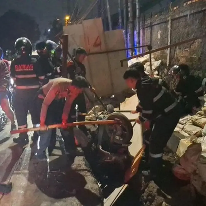 Pria di Bogor Dikeroyok Gerombolan Motor, Tercebur ke Lubang Galian Saat Berkendara