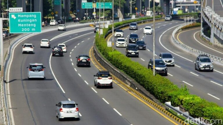 Lalu Lintas Tol Arah Jakarta Lancar di Hari Pertama Kerja Usai Libur Tahun Baru 2026