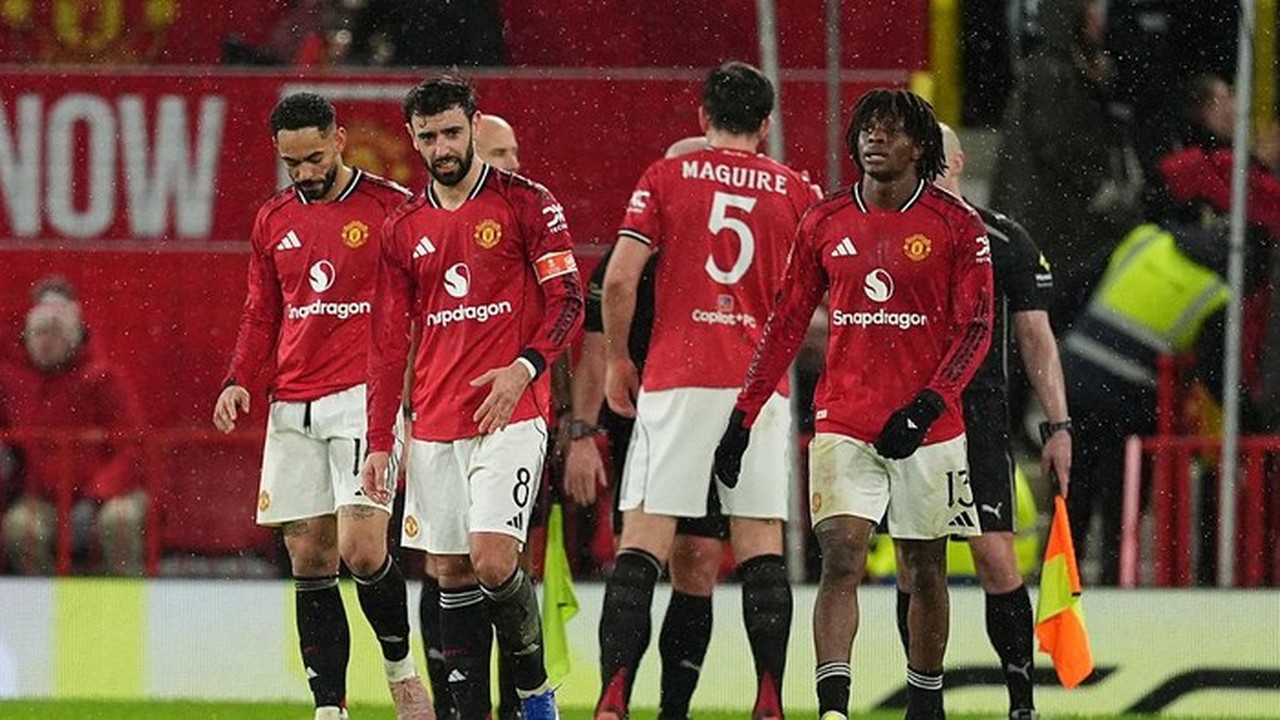 Manchester United Tersingkir di Piala FA, Hampir Pasti Tanpa Gelar Musim Ini