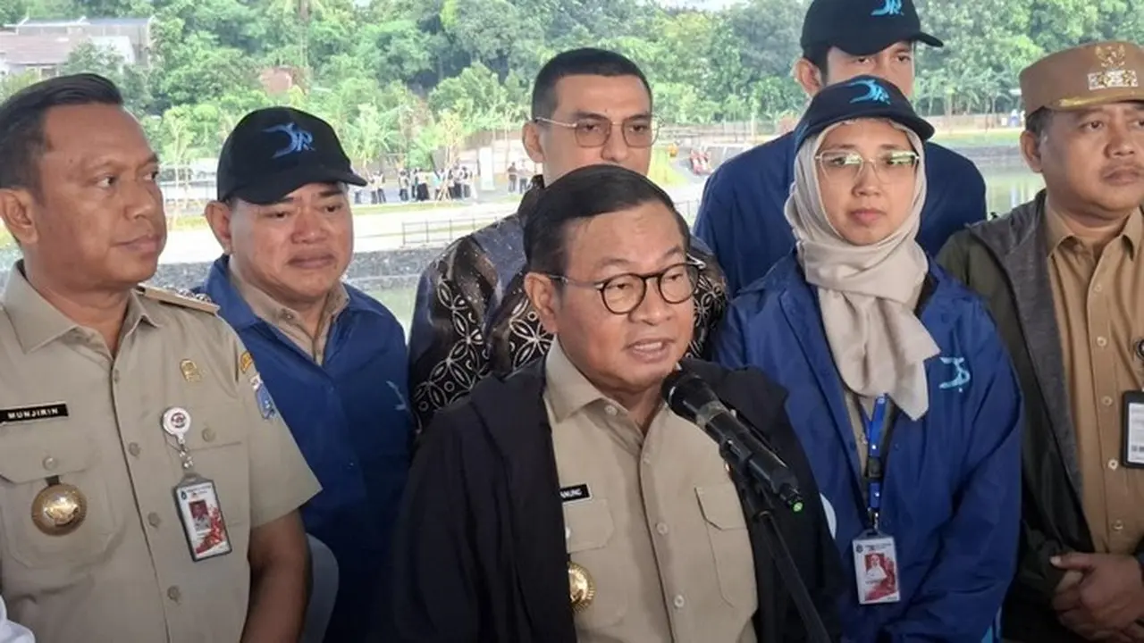 Foto: Pramono Anung Meresmikan Waduk Batu Licin (brigitta Belia/detikcom)