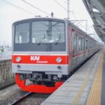 Banjir Genangi Jalur Rel Stasiun Angke-Kampung Bandan, Perjalanan KRL Terganggu Parah