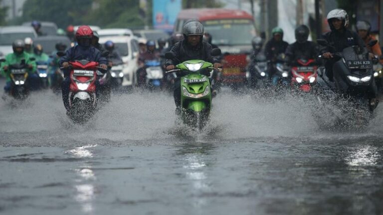 BPBD DKI Jakarta Naikkan Status Siaga 3 di Pos Pantau Pesanggrahan dan Sunter Hulu Akibat Banjir BPBD DKI Jakarta Naikkan Status Siaga 3 di Pos Pantau Pesanggrahan dan Sunter Hulu Akibat Banjir