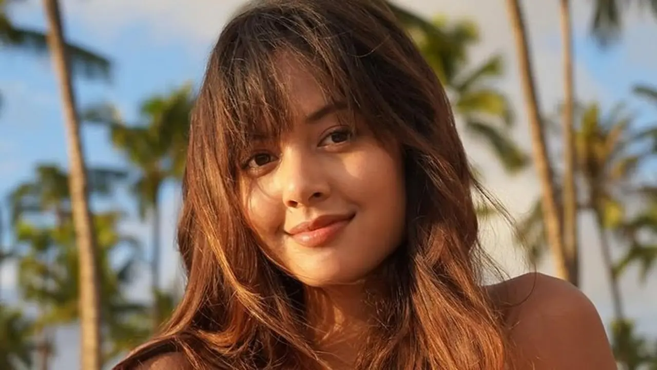 Aurelie Moeremans Membagikan Kisah Kelam Sebagai Korban Grooming Lewat Broken Strings. Foto: Dok Instagram Aurelie