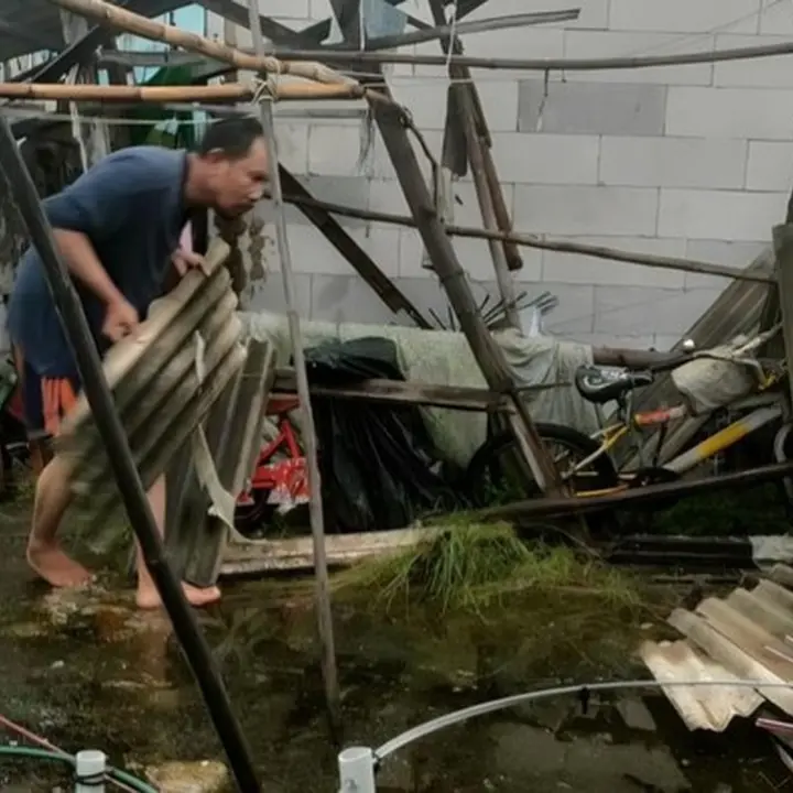 Atap Rumah Ambruk Diterjang Hujan Deras, BPBD Bogor: Bangunan Sudah Rapuh