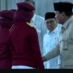 Empat Siswa Sekolah Rakyat Beri Novel Karya Sendiri Langsung ke Presiden Prabowo