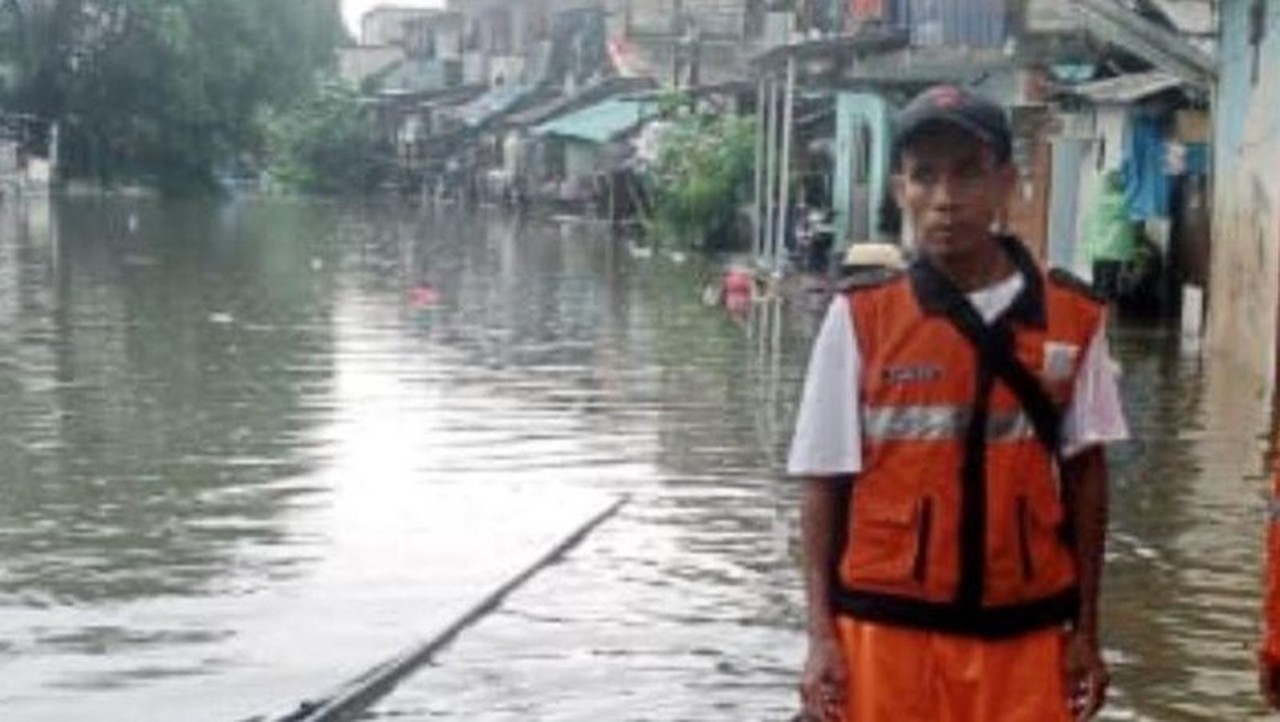 Banjir Luapan Kali Item Rendam Ratusan Rumah, Warga Pademangan Timur Mengungsi