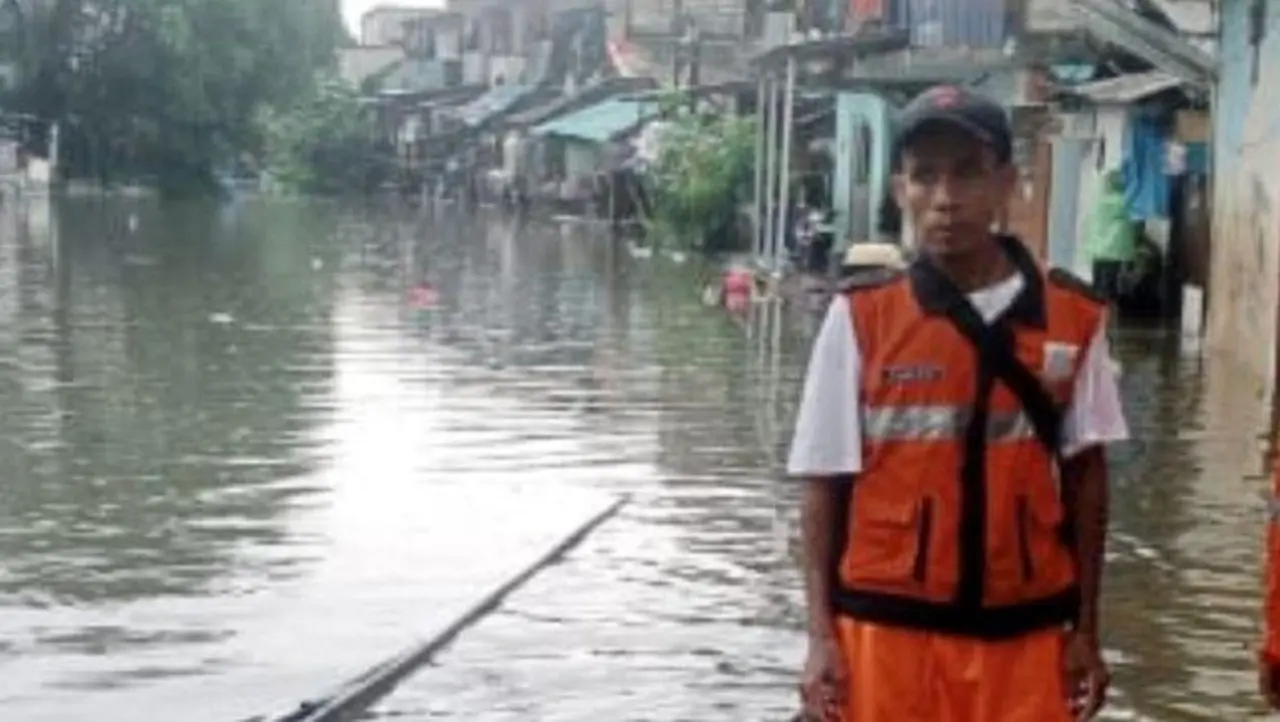 Foto: Luapan Air Kali Item Merendam Pemukiman Warga Di Kelurahan Pademangan Timur, Kecamatan Pademangan, Jakarta Utara, Senin (12/1/2026). (antara/ho Kelurahan Pademangan Timur).