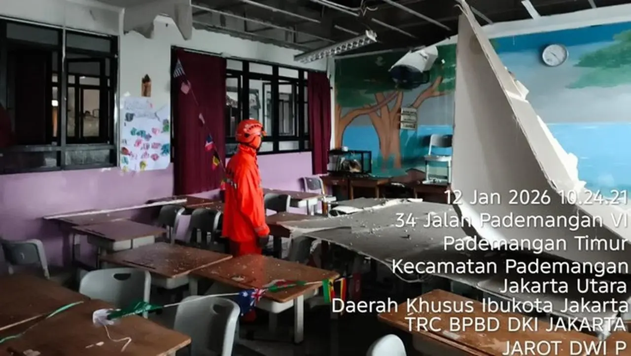 Foto: Plafon Ruang Kelas Di Jakut Ambruk (dok. Bpbd Dki Jakarta)