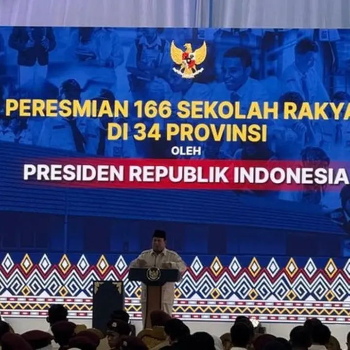 Prabowo Subianto Puji Kolaborasi Baris-Berbaris Siswa di Peresmian 166 Sekolah Rakyat