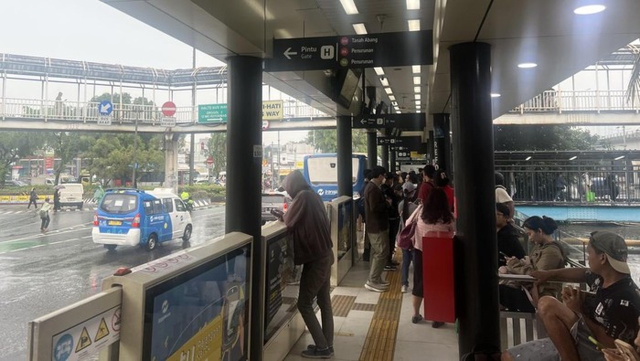 Banjir Meluas, Bus TransJakarta Koridor 9 Hanya Beroperasi Hingga Grogol Reformasi