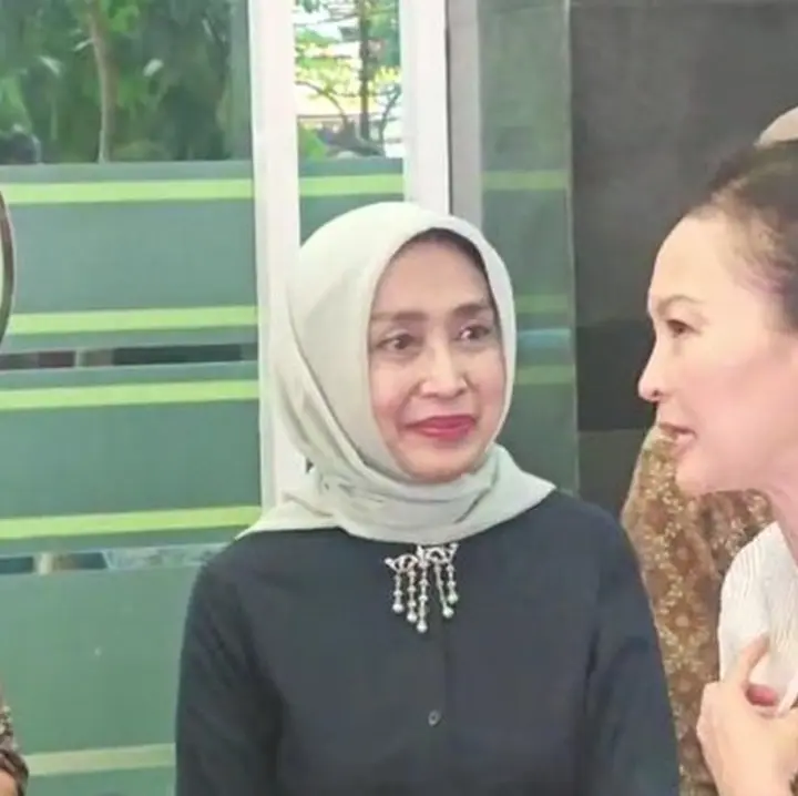 Sidang Nadiem Makarim: Ira Puspadewi, Keluarga, dan Artis Hadir di Pengadilan Tipikor