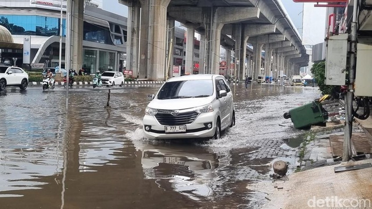 Banjir Kelapa Gading Surut, Warga Sebut Tak Separah Tahun Lalu