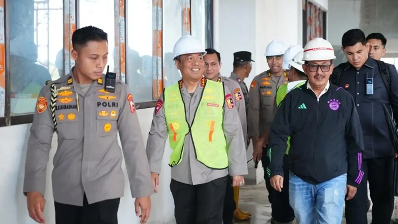 Foto: Wakapolri Komjen Dedi Prasetyo Meninjau Kondisi Terkini Pembangunan Gedung Sma Kemala Taruna Bhayangkara, Gunungsindur, Bogor, Jawa Barat, Senin (12/1/2026).