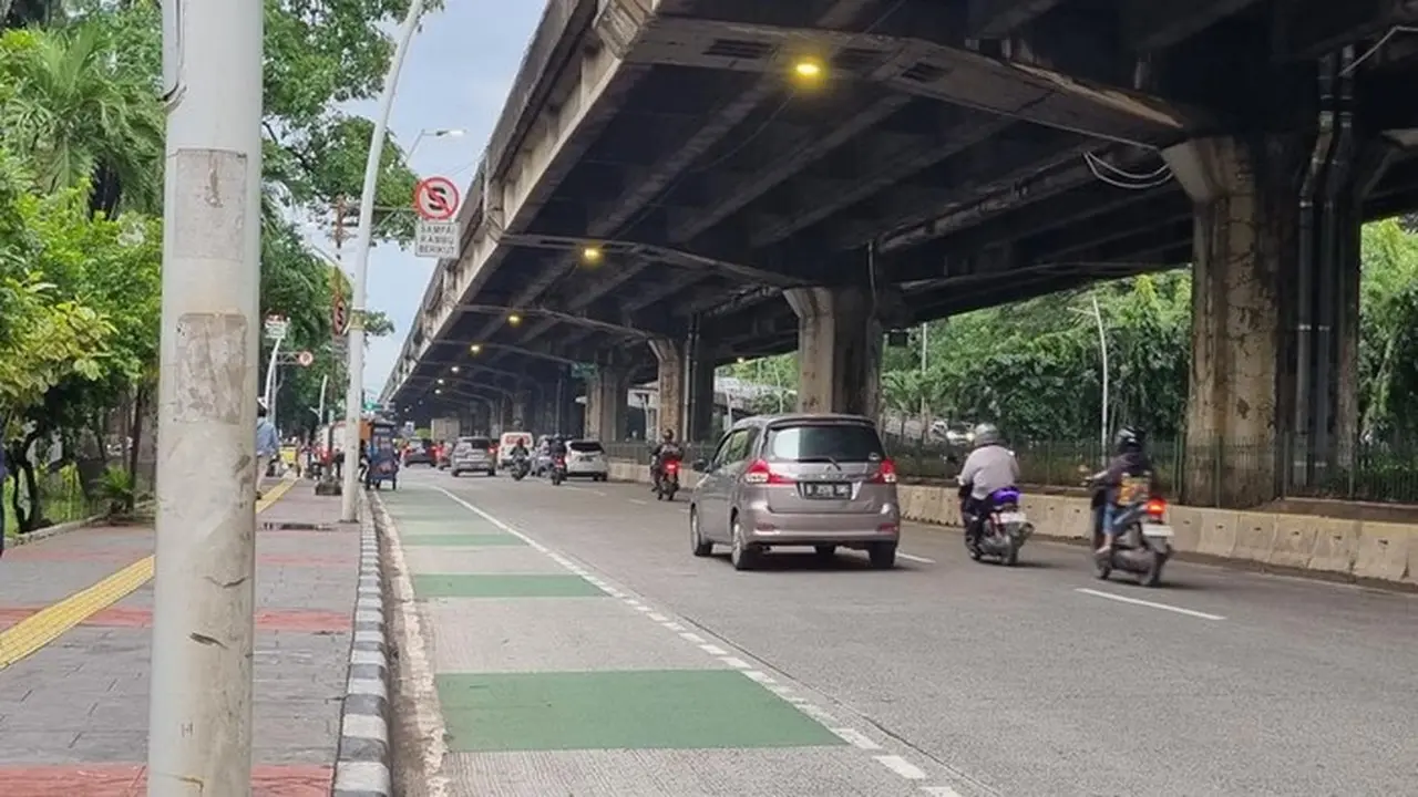 Jalan Boulevard Dan Yos Sudarso Jakut Sudah Surut (taufiq/detikcom)