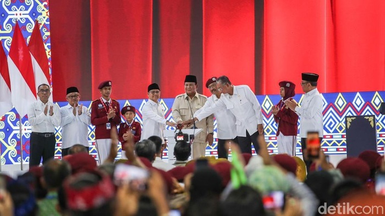 Momen Haru Peresmian 166 Sekolah Rakyat: Prabowo dan Gus Ipul Tak Kuasa Menahan Tangis Bahagia