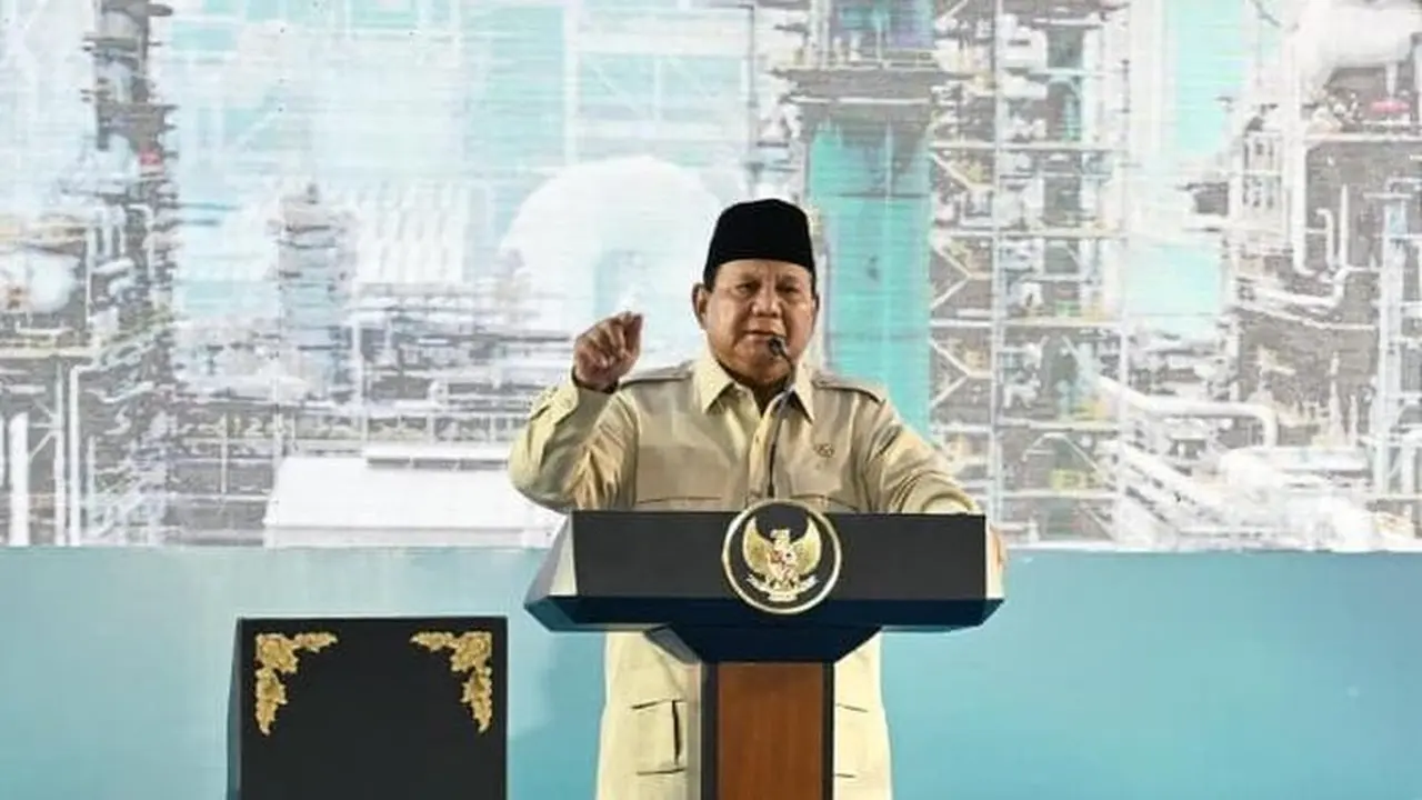 Prabowo Saat Meresmikan Megaproyek Kilang Terintegrasi Atau Refinery Development Master Plan (rdmp) Pertamina, Balikpapan, Kalimantan Timur. (cahyo Biro Pers Sekretariat Presiden)