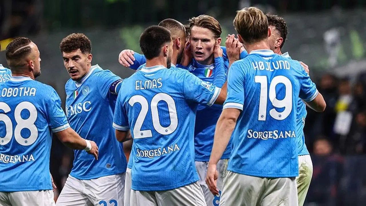 Scott Mctominay Mencetak Dua Gol Untuk Membantu Napoli Imbang 2 2 Dengan Inter Milan (foto: Getty Images/giuseppe Cottini)