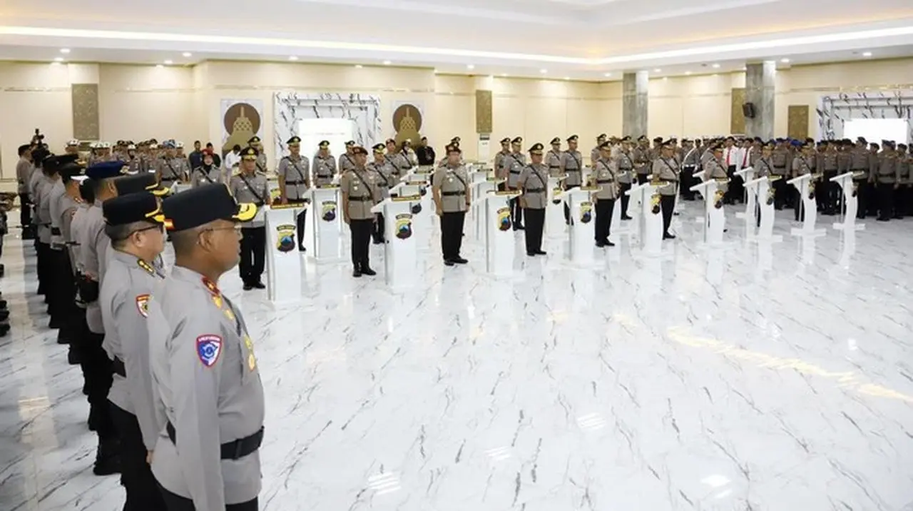 Sertijab Perwira Menengah (pamen) Di Gedung Borobudur Mapolda Jateng, Kota Semarang, Senin (12/1/2026). (foto: Dok. Polda Jateng)