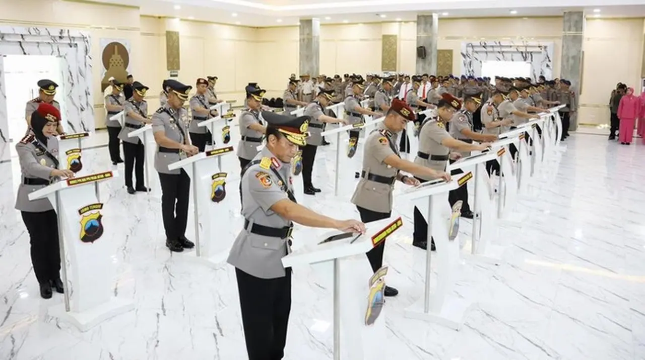 Sertijab Perwira Menengah (pamen) Di Gedung Borobudur Mapolda Jateng, Kota Semarang, Senin (12/1/2026). (dok. Polda Jateng)